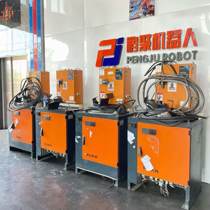 Instalação de parede Usados robôs KUKA com 6 eixos e IP 65 Segurança capacidade de carga super 210kg!