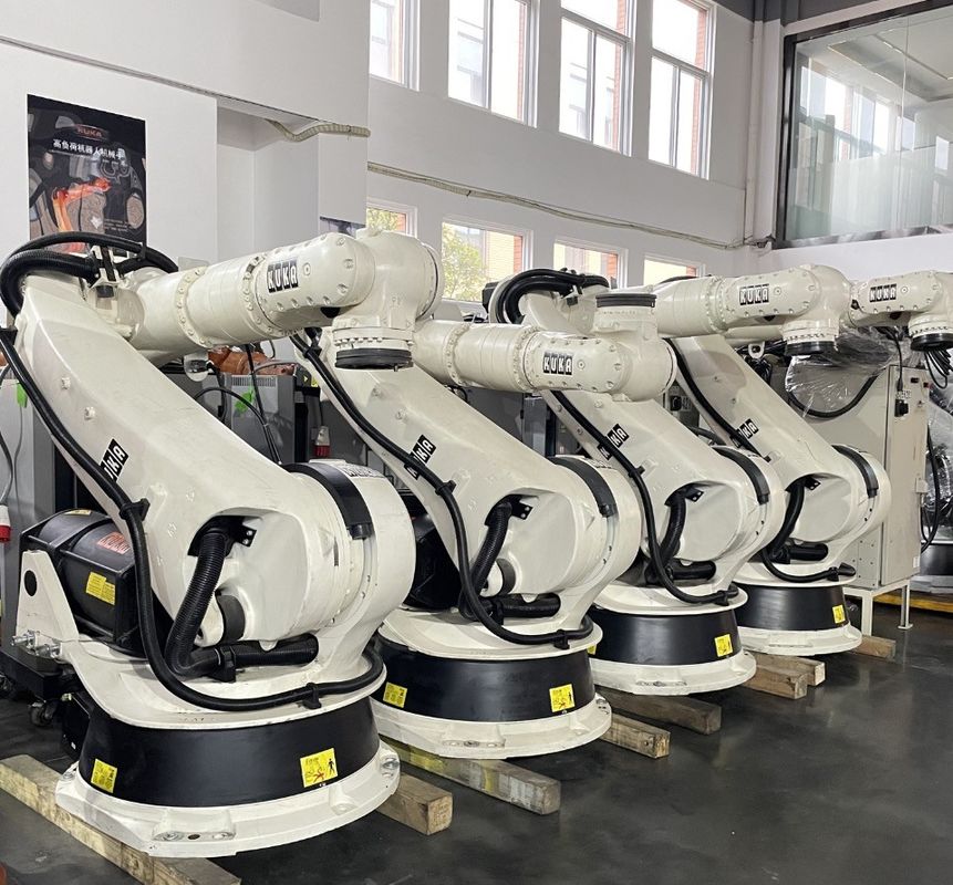 Robôs KUKA de 6 eixos usados com segurança IP 65 e capacidade de programação KUKA Não hesite!