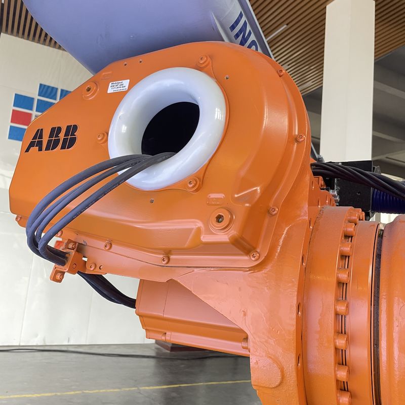 A linha central 6 usou o robô industrial ABB6640-235/2.55 de soldadura de ponto dos robôs de ABB multifuncional