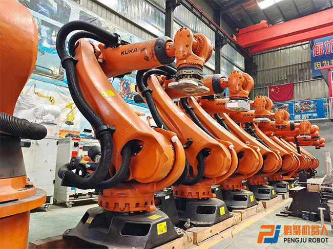 KUKA KR210 R2700 robô extra C4 NOVO e USO disponível Soldadura a ponto, pressão, paletização, carregamento e descarga