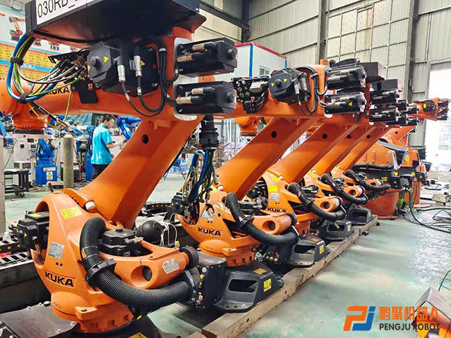 KUKA KR210 R2700 robô extra C4 NOVO e USO disponível Soldadura a ponto, pressão, paletização, carregamento e descarga
