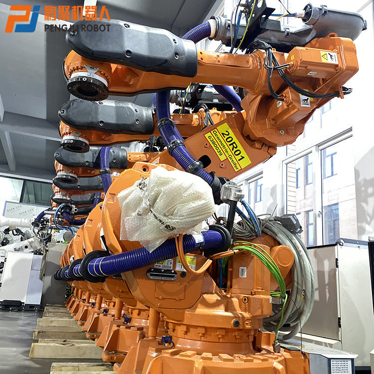 Robô usado industrial dos robôs ABB6640-235/2.55 de ABB para a soldadura de ponto que segura Palletizing