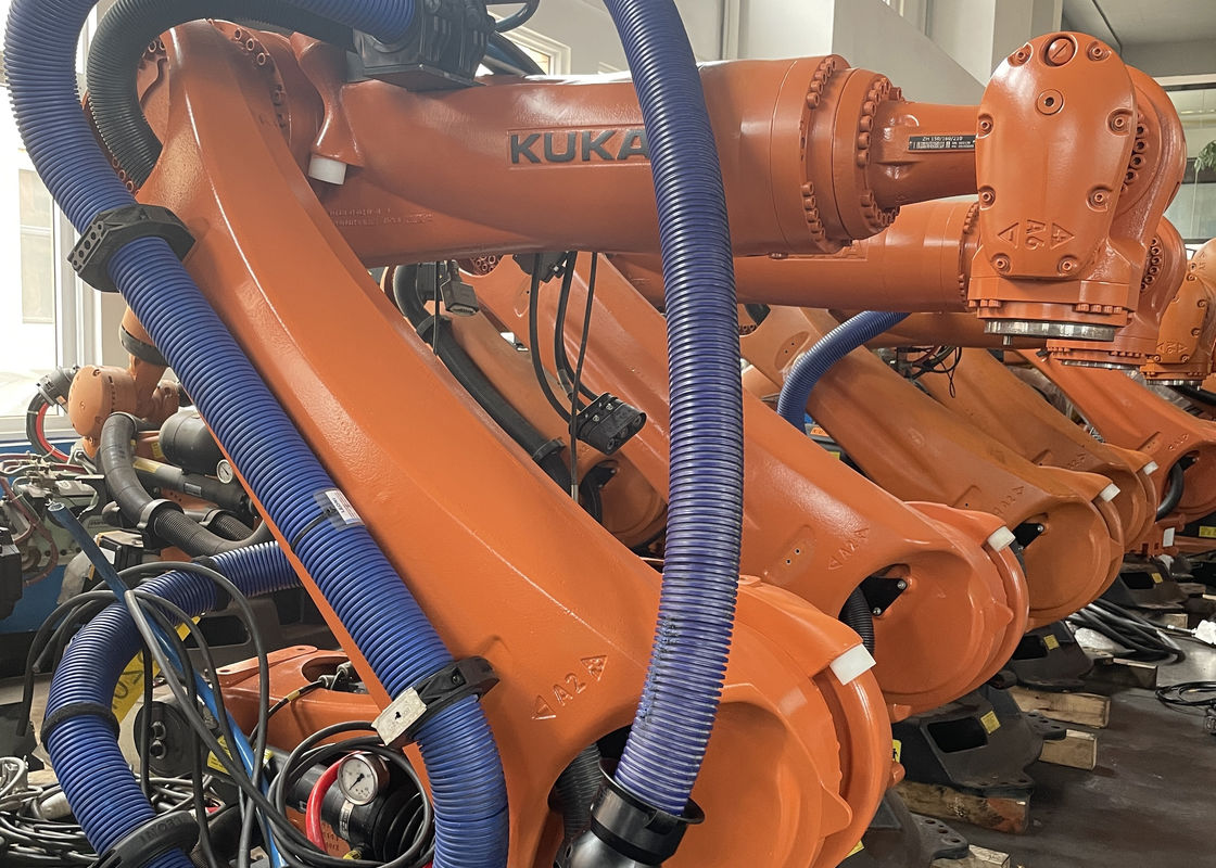 Robô de carregamento de segurança IP 65 para carregamento seguro e de carga útil de 210 kg Atualize sua linha de produção com a KUKA KR210: seu melhor parceiro para soldagem, manuseio e muito mais