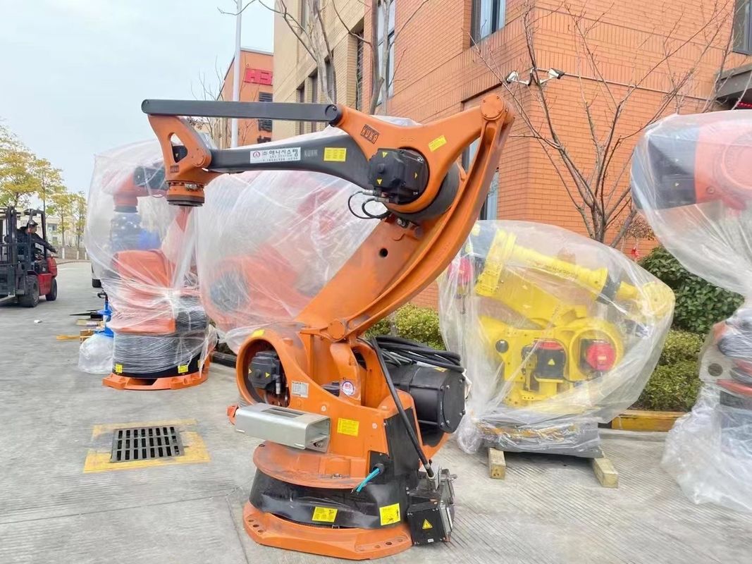 Robô Palletizing da linha central de Kuka KR100-2PA quatro com o período de braço da carga 500kg de 3200mm
