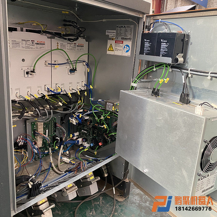 Cargas automática da linha central de Kuka KR60 seis e descarregamento da carga 60kg da extensão 2033mm do braço do robô