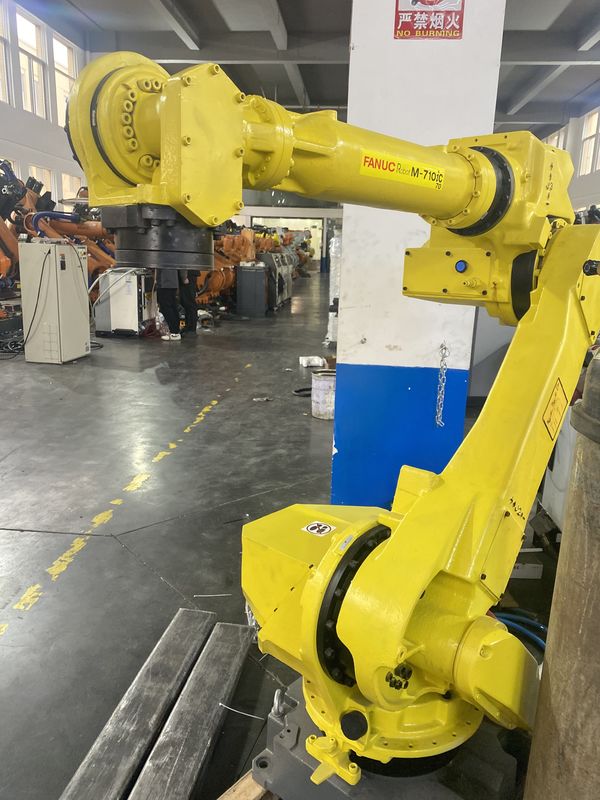 Machados usados do robô 6 de FANUC M-710iC/70 para a instalação à terra