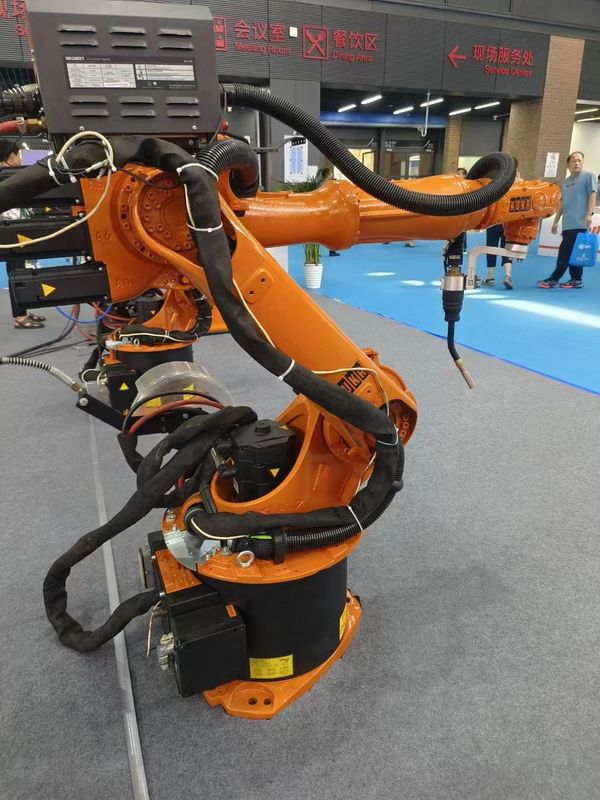 KR16L6 6 kg Carga útil 6 eixos Robô XP Gabinete de controle Terra/Teto Instalação Inclinado Arco de Soldagem de Ângulo MIG