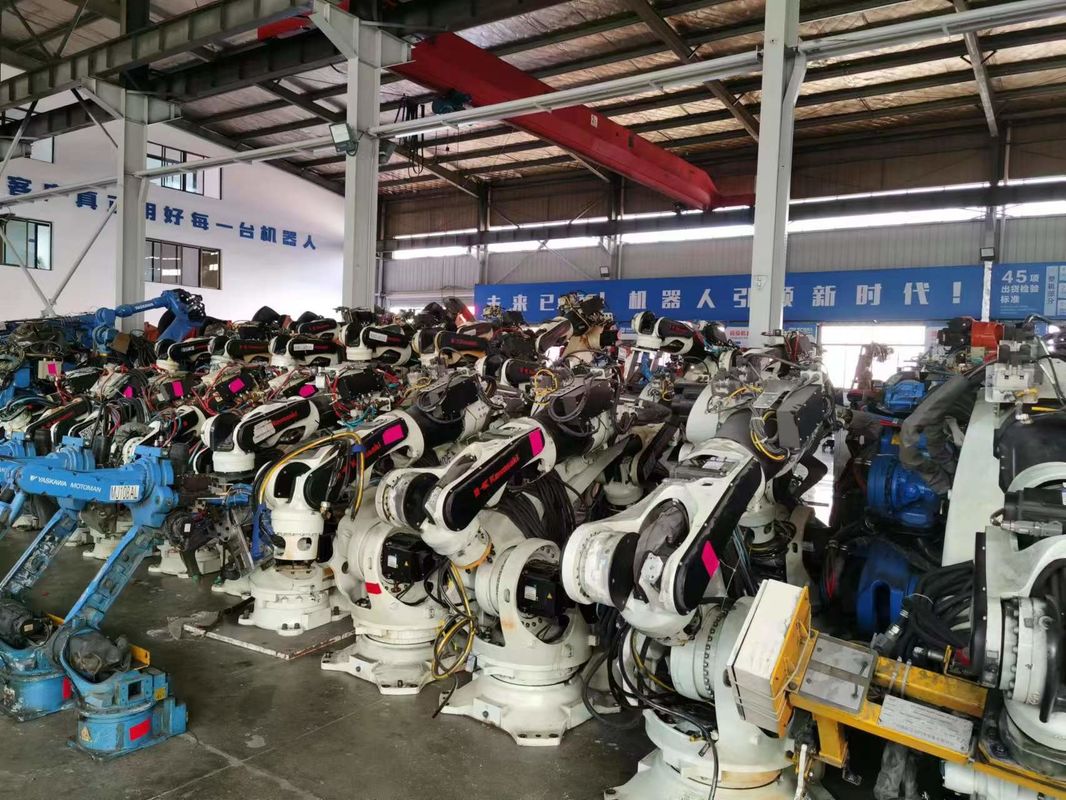 Robô de Soldadura de Pontos de 200 kg com alcance de 2650 mm e tecnologia avançada ES200D Atue agora! Yaskawa ES200D - Tudo-em-Uma Solução para Aplicações Industriais Sem Secções da Soldadura ao Moagem