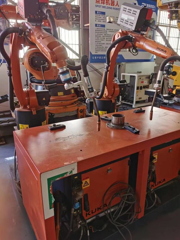 KUKA KR5 R1400 KRC4 Manipulação de peças, medição, montagem de peças, colagem - ligação por adesivos, solda por arco