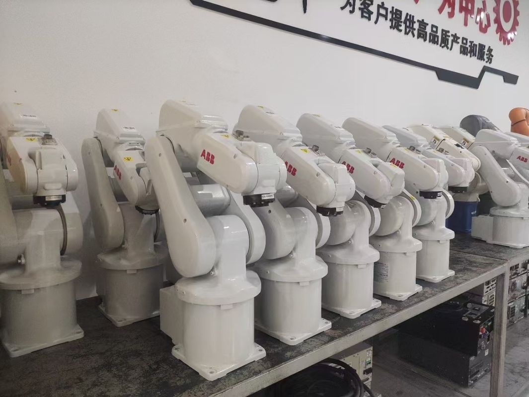 ABB IRB 1200 (5/0.9) Robô para manipulação de peças, polir, medir, montar peças