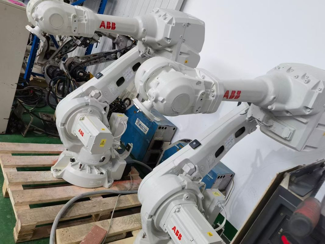 Repetibilidade ±0,06 mm robô de soldagem fonte de alimentação de 380V entregando solda consistente em várias aplicações de fabricação de metal