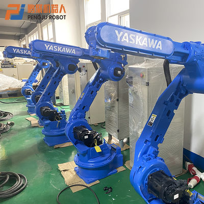Braço mecânico industrial usado de Yaskawa HP20D que carrega descarregando robôs cilíndricos
