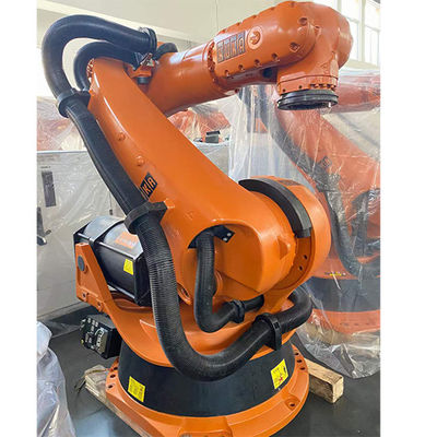 Braço robótico usado industrial KUKA KR200 de 6 linhas centrais que Palletizing segurando o robô