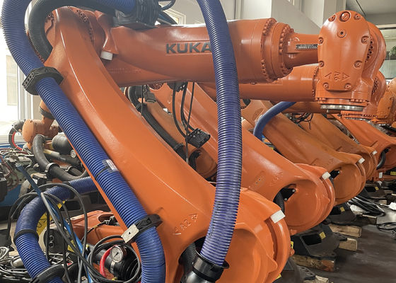 Robô de carregamento de montagem de piso com repetibilidade ± 0,1 mm Performance KUKA KR210 com 2700 mm Ultra - longo alcance, totalmente adaptável a aplicações industriais