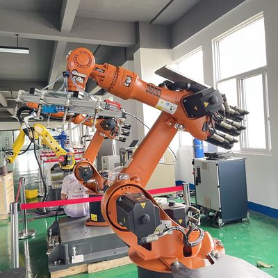 16 Kg Kuka robôs usados com classificação de segurança IP65, robôs de manuseio de materiais, robôs de soldagem MIG