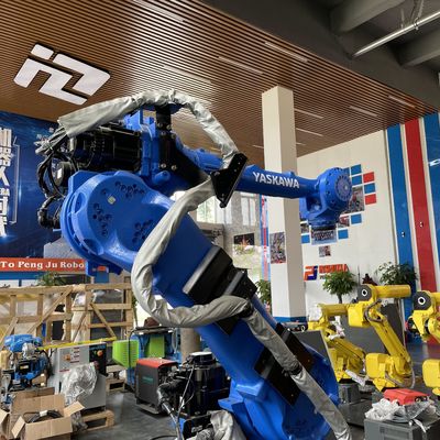 Programação de computadores Usados robôs YASKAWA com capacidade de carga útil de 50 kg Manuseio de material, corte de plasma