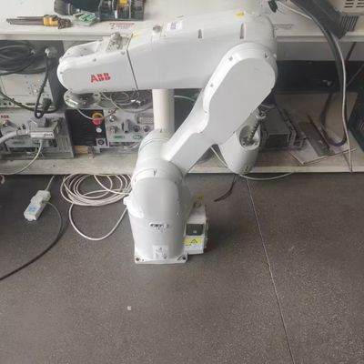 ABB IRB 1200 (5/0.9) Robô para manipulação de peças, polir, medir, montar peças