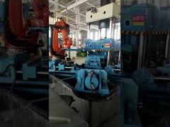 Carga da máquina que descarrega os robôs usados IRB6640-235/2.55 de ABB